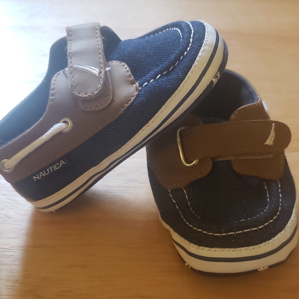 Nautica pre walk shoes